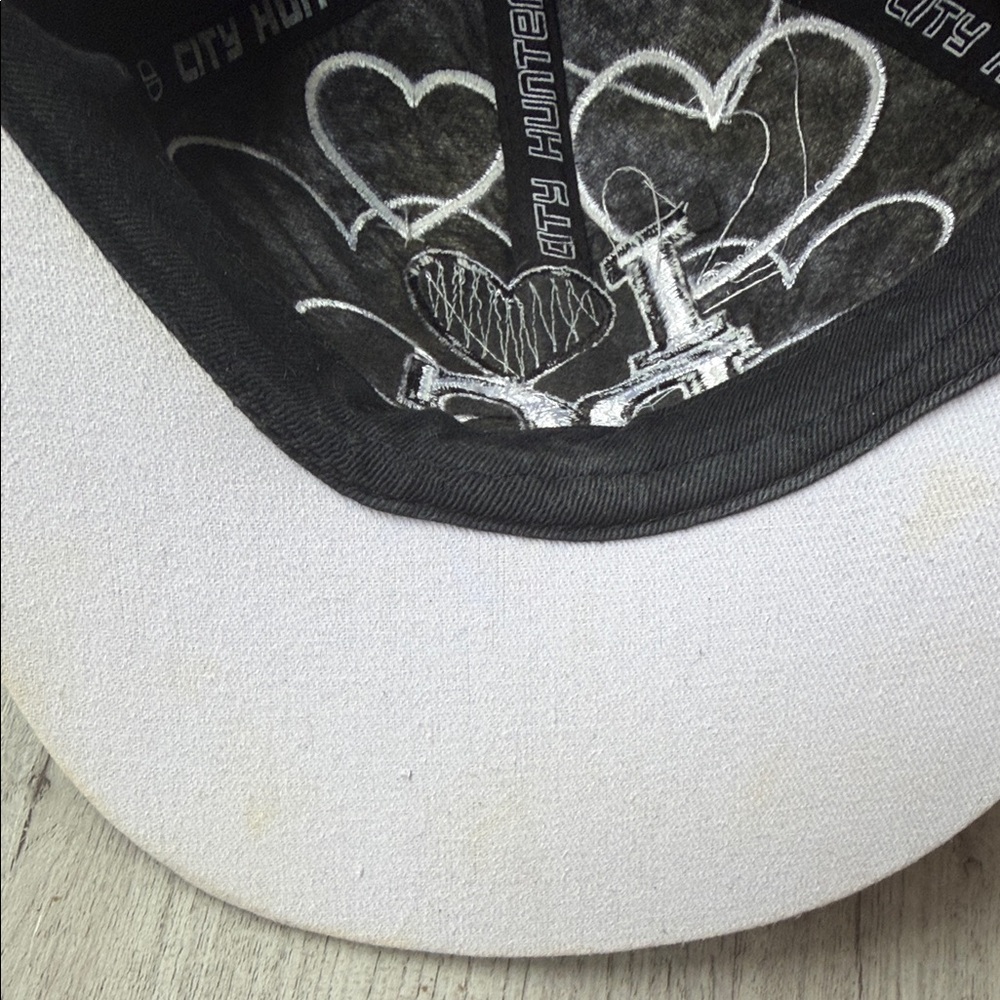 Black and Pink Heart Embroidered Cap - Picture 9 of 10
